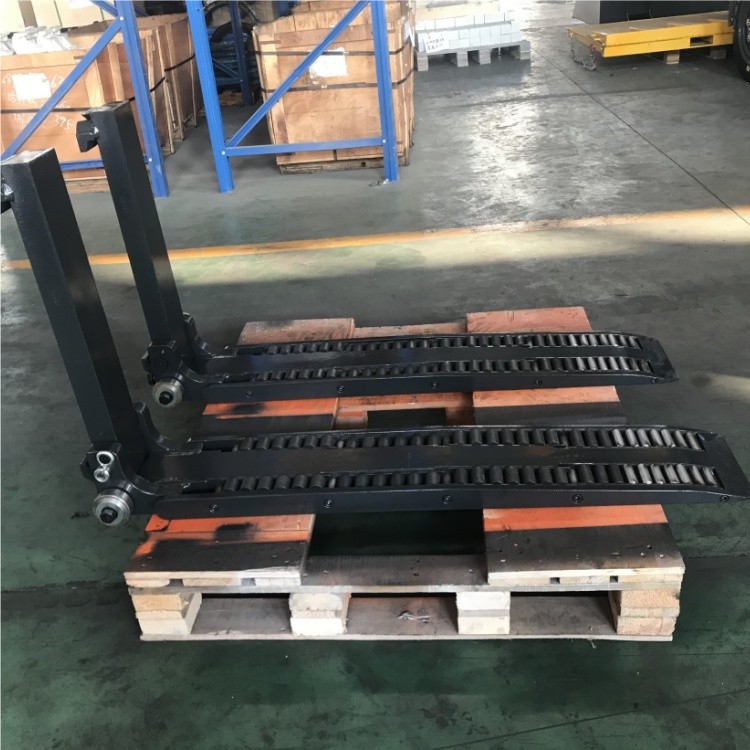 Forklift-Attachment-Roller-Forks
